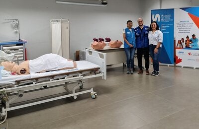 Equipo de simulación clínica en el Hospital Mario Catarino Rivas