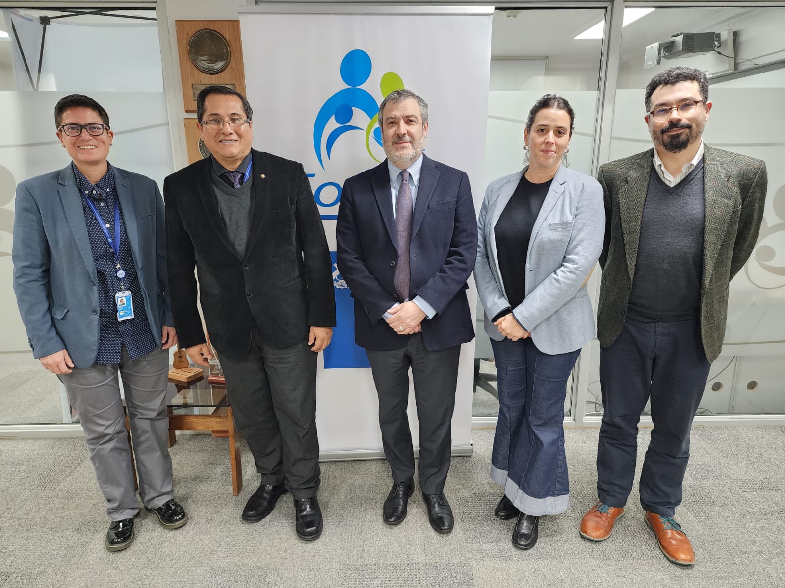 Dr. Escalante junto a Equipo de Fonasa Chile