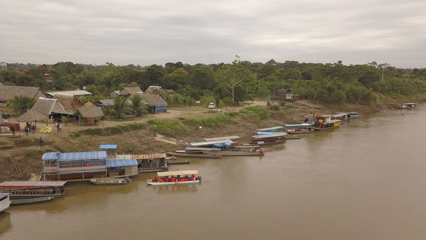 El equipo de evaluadores inicia viaje desde Puerto Villarroel, Chapare, a bordo de una lancha a motor que navegará al menos ocho horas por el río Ichilo, antes de llegar a la primera comunidad de desembarque.