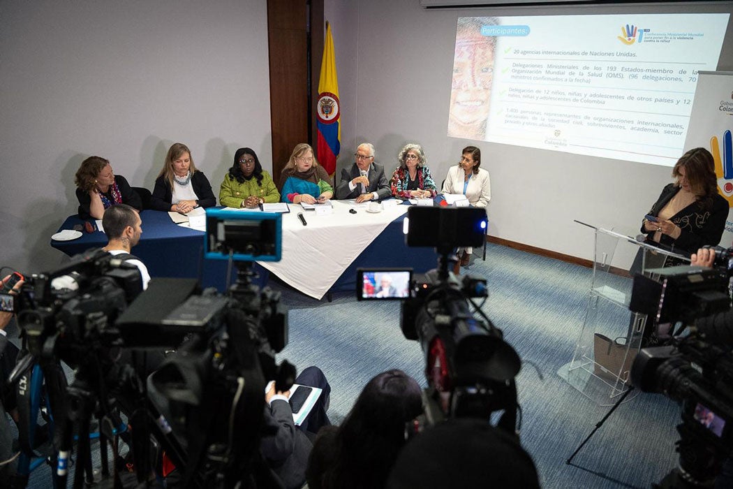 Mesa de Rueda de Prensa