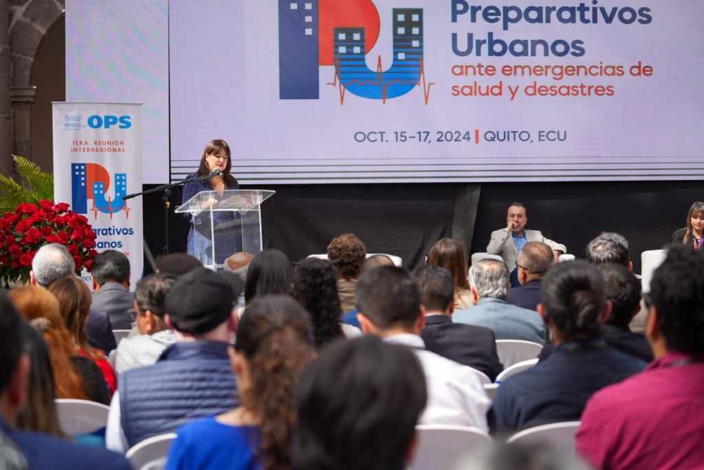 Sonia Quezada, representante de la Organización Panamericana de la Salud / Organización Mundial de la Salud (OPS/OMS) en Ecuador, interviene durante jornada inaugural del evento