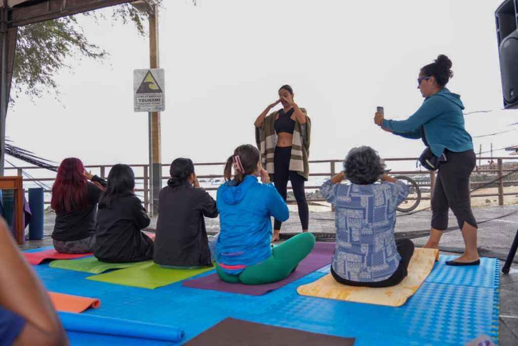 Taller de respiración consciente desarrollado en San Cristóbal, Galápagos.