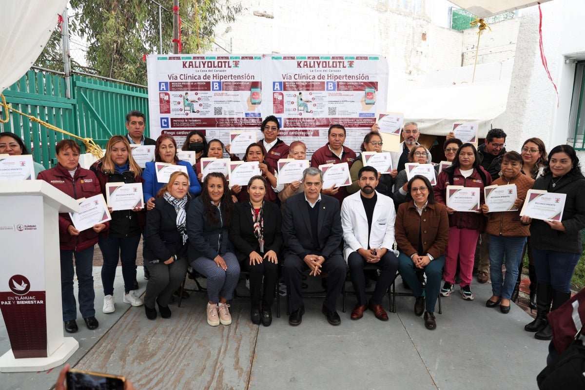 Foto de grupo personal que participo en taller de implementación de HEARTS