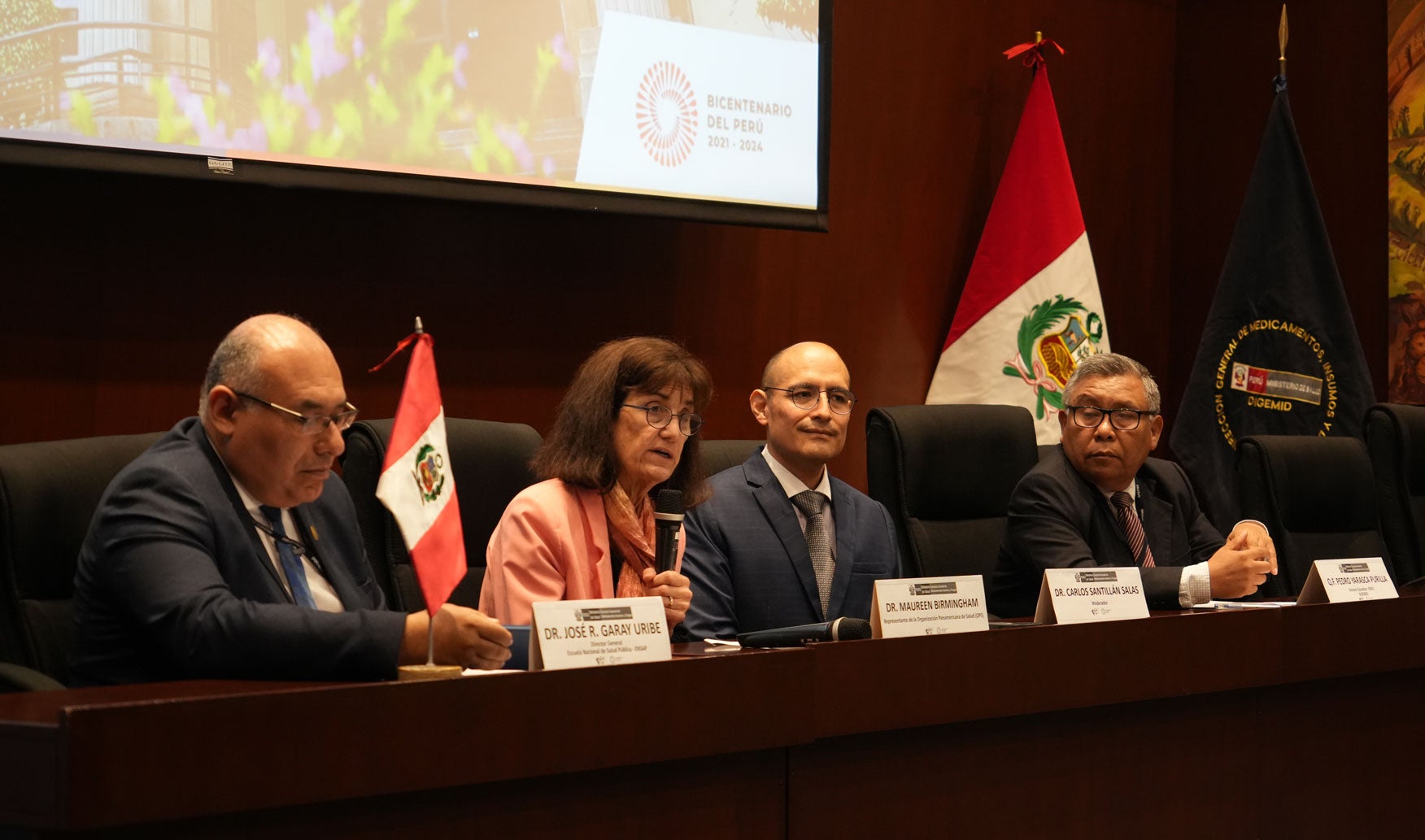 OPS/ Luz Rospigliosi || Mauren Birmingham, representante de OPS/OMS en Perú, brinda unas palabras durante la presentación del curso de la OPS para la implementación de los PROA. 