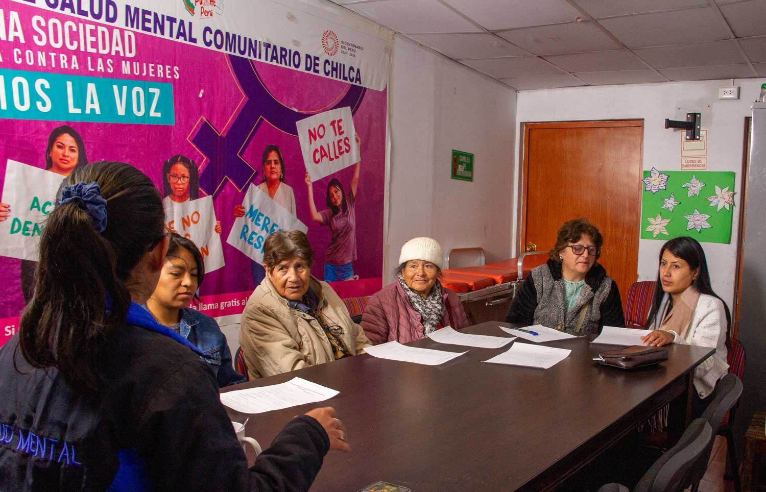 Recreación de sesión grupal en Centro de Salud Mental Comunitario