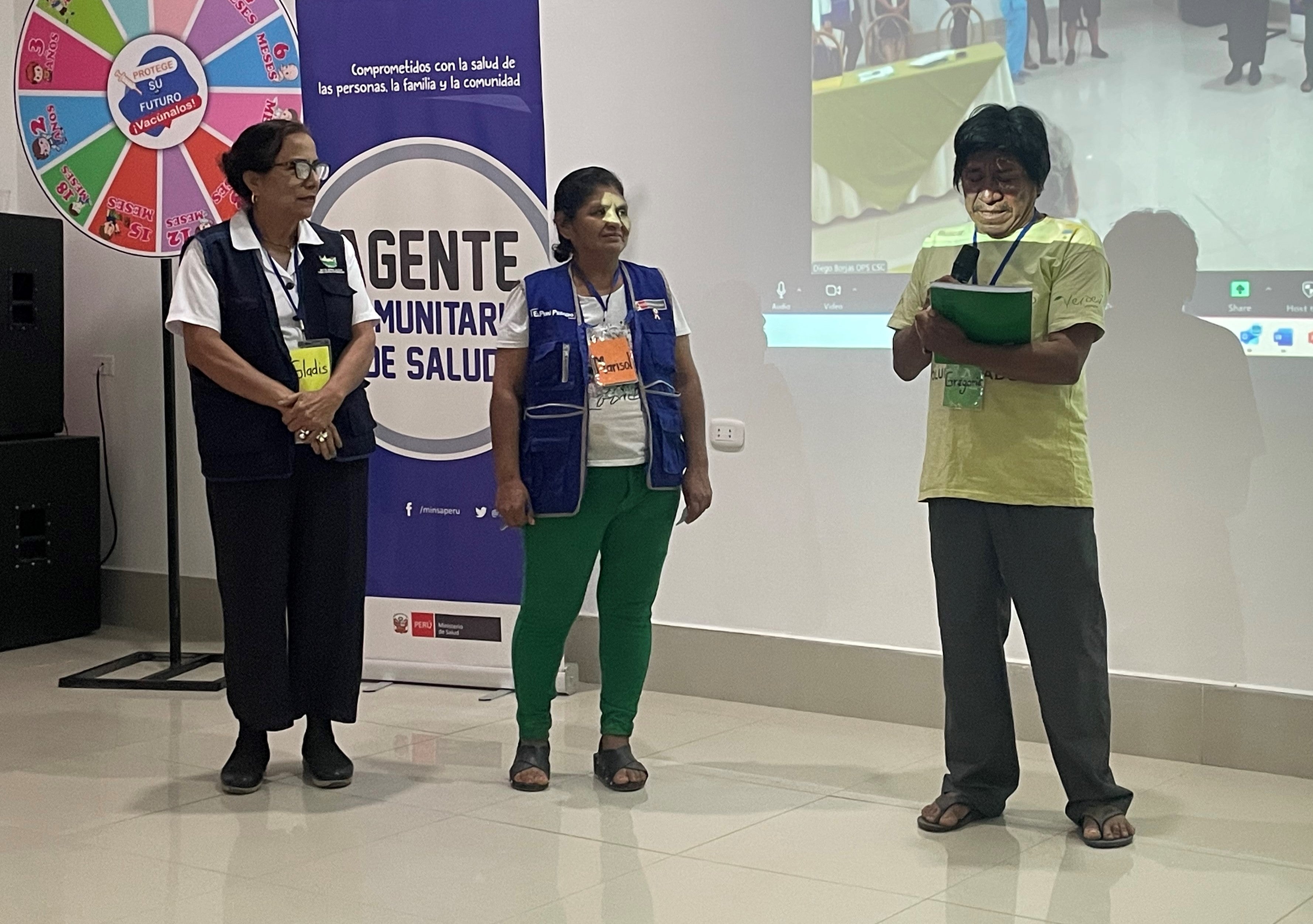 OPS/Agentes comunitarios durante el taller de promoción de la salud con énfasis en la vacunación. 