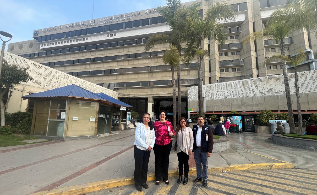 OPS/ Comitiva del MINSA y de la OPS en visita al Instituto Nacional de Enfermedades Neoplásicas. 