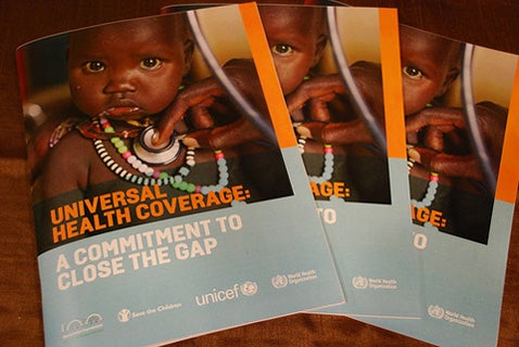 La OMS se une a la Fundación Rockefeller, Save the Children y Unicef para lanzar reporte sobre cobertura universal de la salud