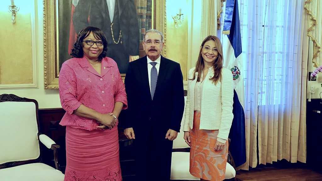 doctora Carissa F. Etienne, se reunió hoy con el Presidente de la República Dominicana, licenciado Danilo Medina Sánchez