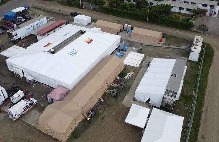 OPS donó carpas y cooperó con la capacitación de personal de salud para hospital móvil en Ecuador 