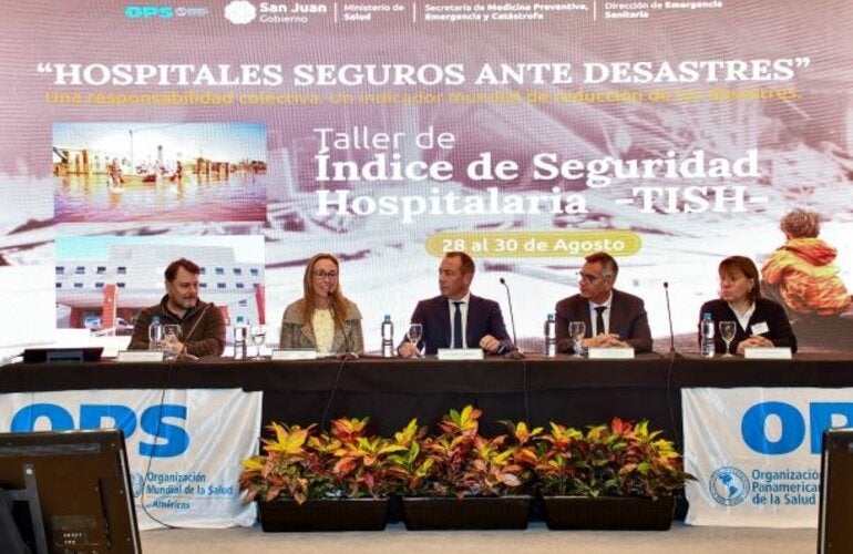 Foto del panel de apertura del taller