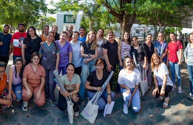 Foto grupal de participantes del taller