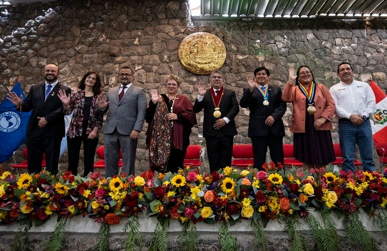 Autoridades en la inauguración