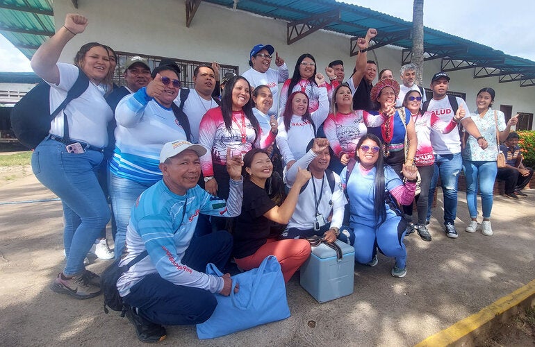 El equipo de trabajadores sanitarios antes de partir a la primera jornada en la población piaroa de Gavilán, municipio Atures del estado Amazonas