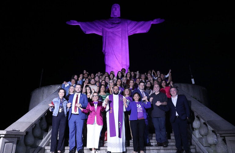 Cristo iluminado de roxo