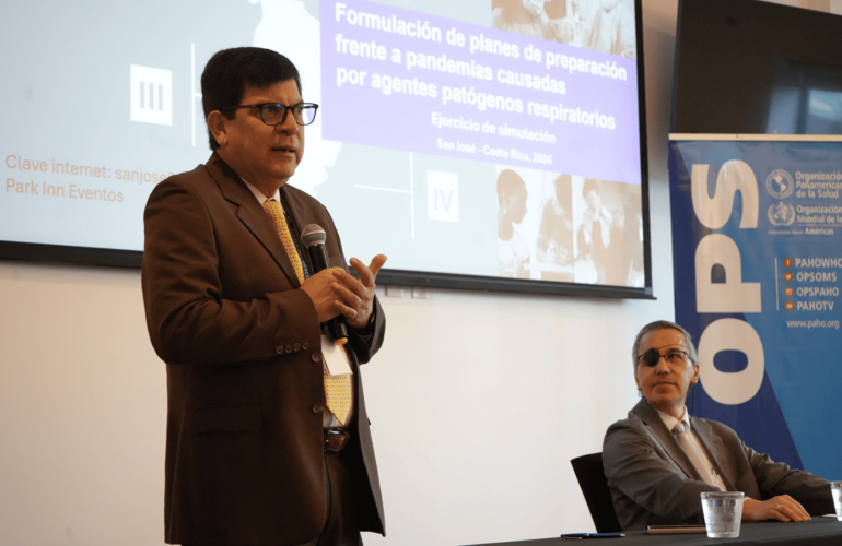 Jefe de la Unidad de Epidemiología del Ministerio de Salud durante su discurso de apertura