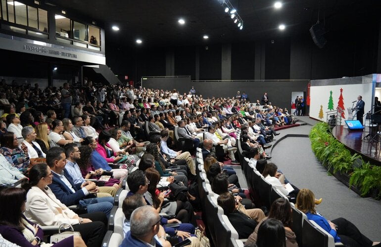 Fotografía general del auditorio lleno