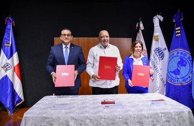 Ministerio de Salud, universidad INTEC y OPS firman acuerdo para el posicionamiento de la Biblioteca Virtual de Salud 