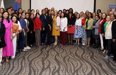 Foto grupal - La Organización Panamericana de la Salud/Organización Mundial de la Salud (OPS/OMS) trabaja en conjunto con el Ministerio de Salud (MINSA) para mejorar las coberturas vacunales.