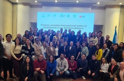 Participantes en Jornada Internacional sobre Resistencia Antimicrobiana