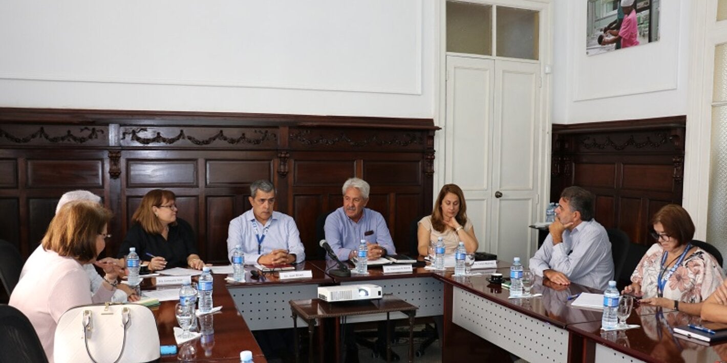 Cuba organiza reunión para consolidar la cooperación técnica frente al COVID-19
