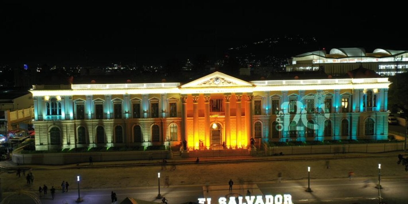 ilumunación Palacio Nacional