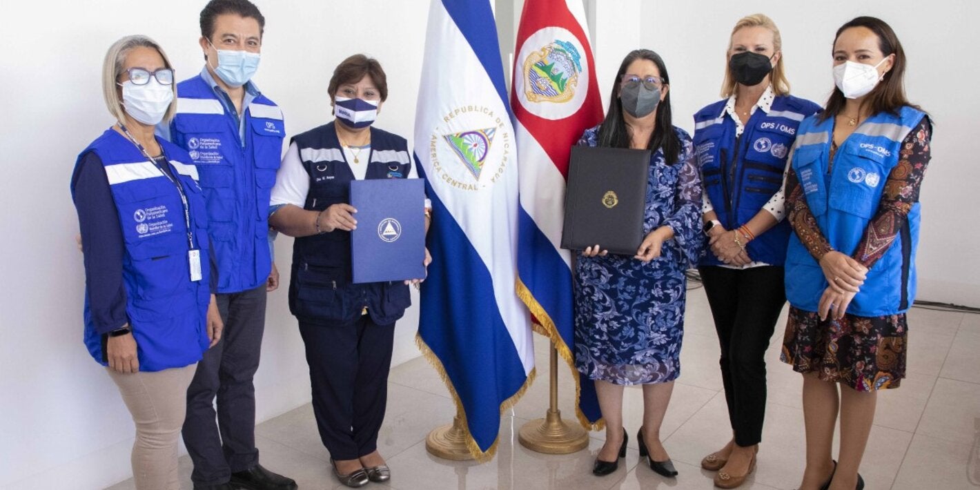 la Ministra de Salud de Nicaragua, Martha Reyes Álvarez y la Viceministra de Salud de Costa Rica
