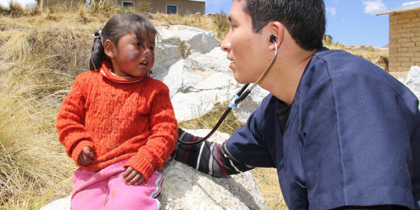 OPS/ Acción de cuidado de salud en la comunidad. Archivo OPS