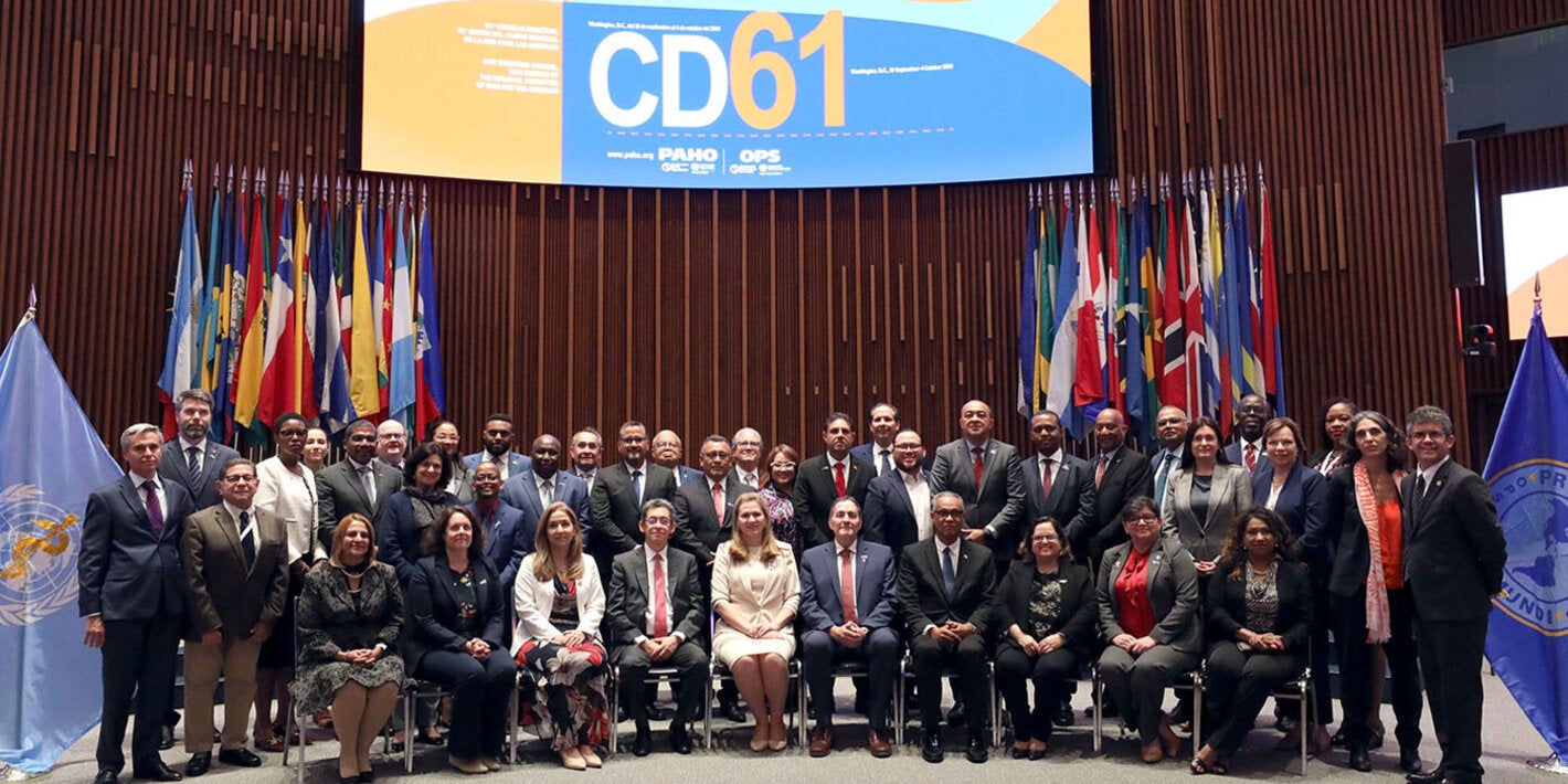 Group photo of the delegations of the Americas at the 61st Directing Council