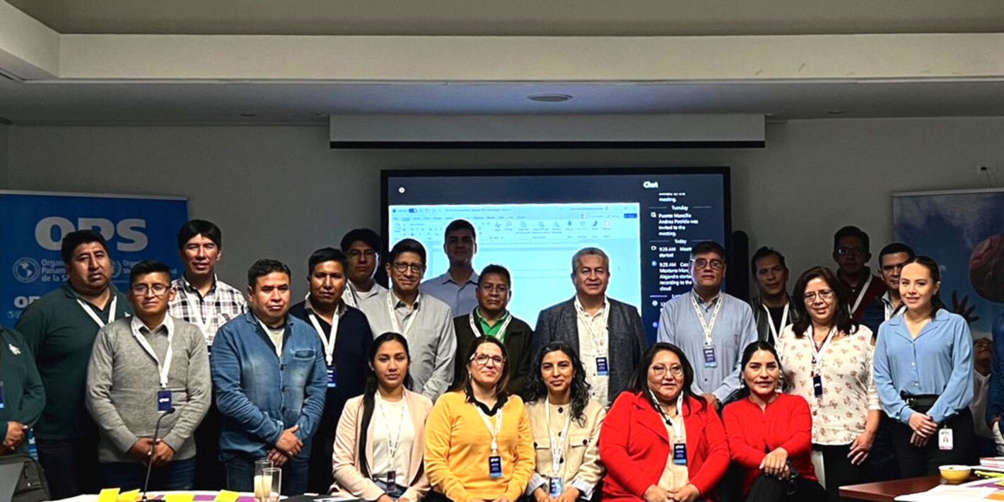 Foto de taller a expertos en salud, sistemas de información y actores involucrados en la transformación digital del sector de la salud