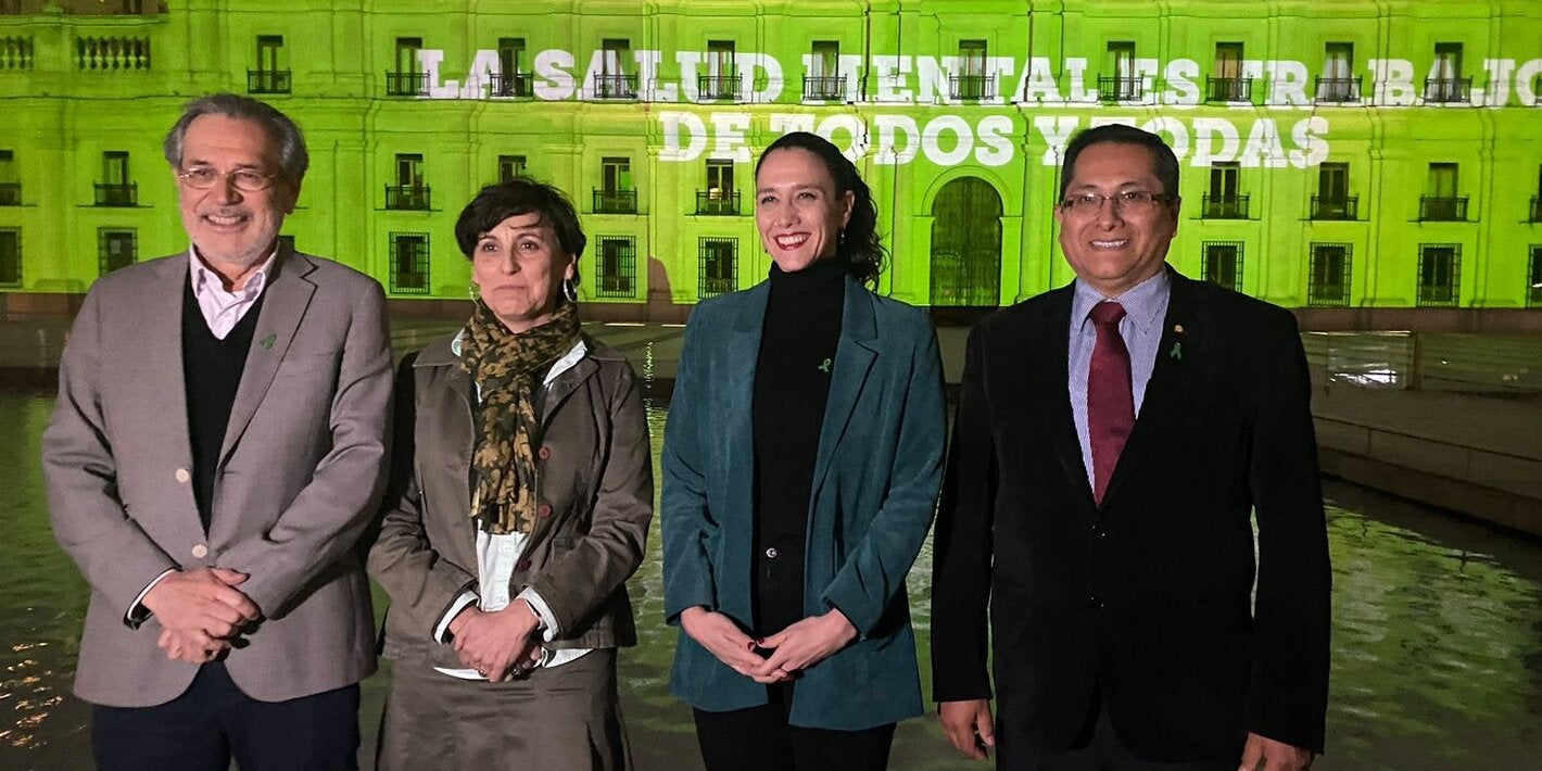 Foto de autoridades del Ministerio de Salud durante la celebración del día de la salud mental