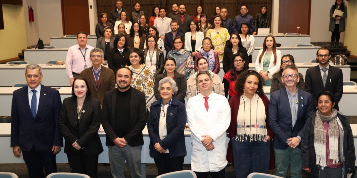 Foto de grupo, conmemorando el Día Mundial de Salud Mental en México