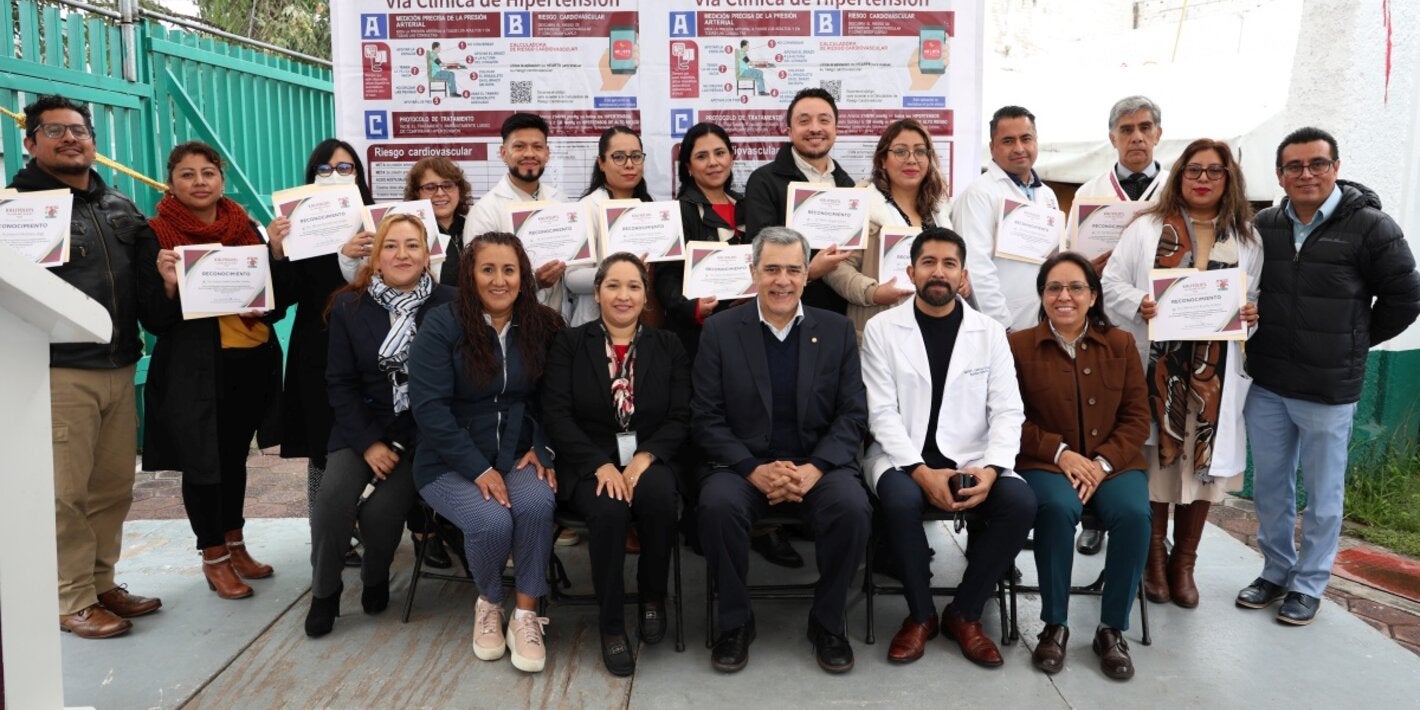 Foto de grupo personal que participo en taller de implementación de HEARTS