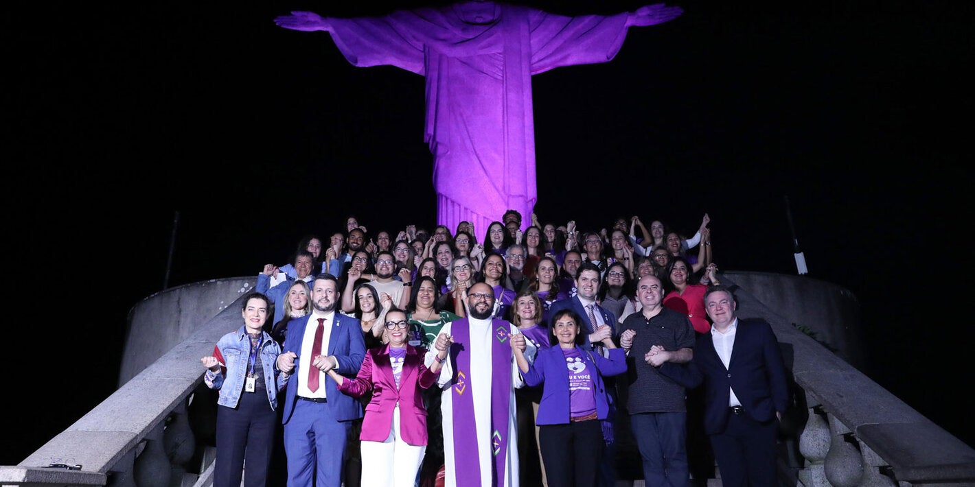 Cristo iluminado de roxo