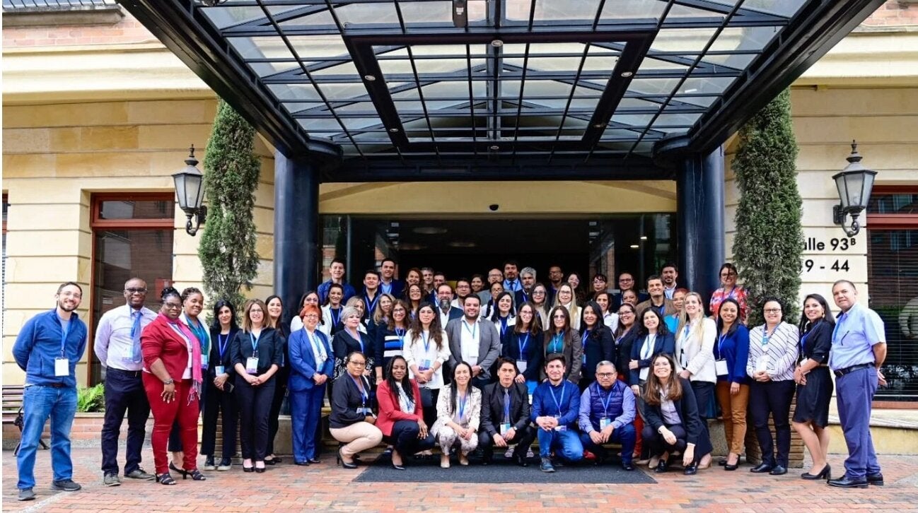 Group of people posing for the camera - Event's participants