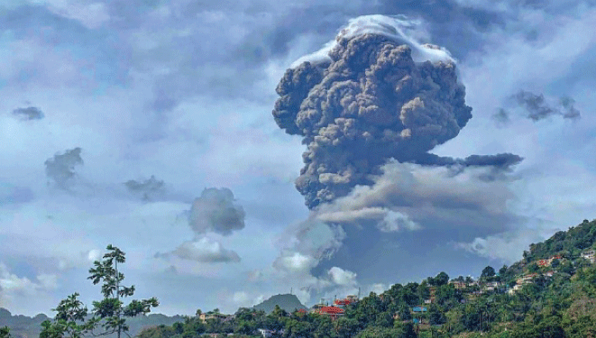 volcanic eruption - cloud of ashes