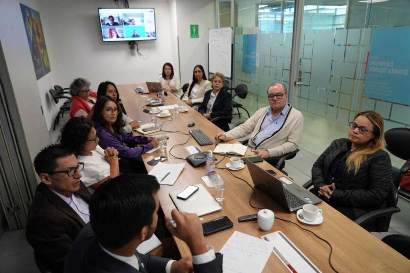 OPS Ecuador motiva cooperación técnica para desarrollo de política de recursos humanos en el sector salud