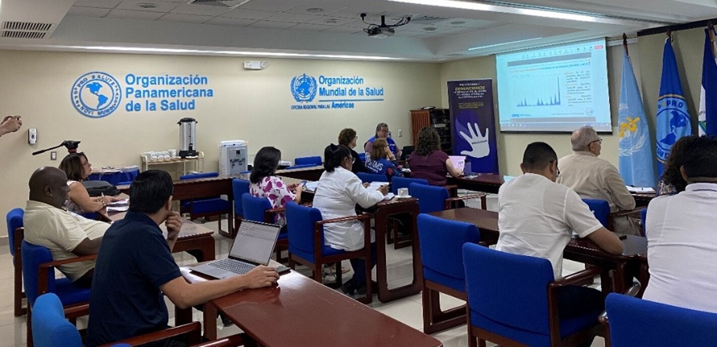 Misión de expertos en dengue reunidos con autoridades del Ministerio de Salud