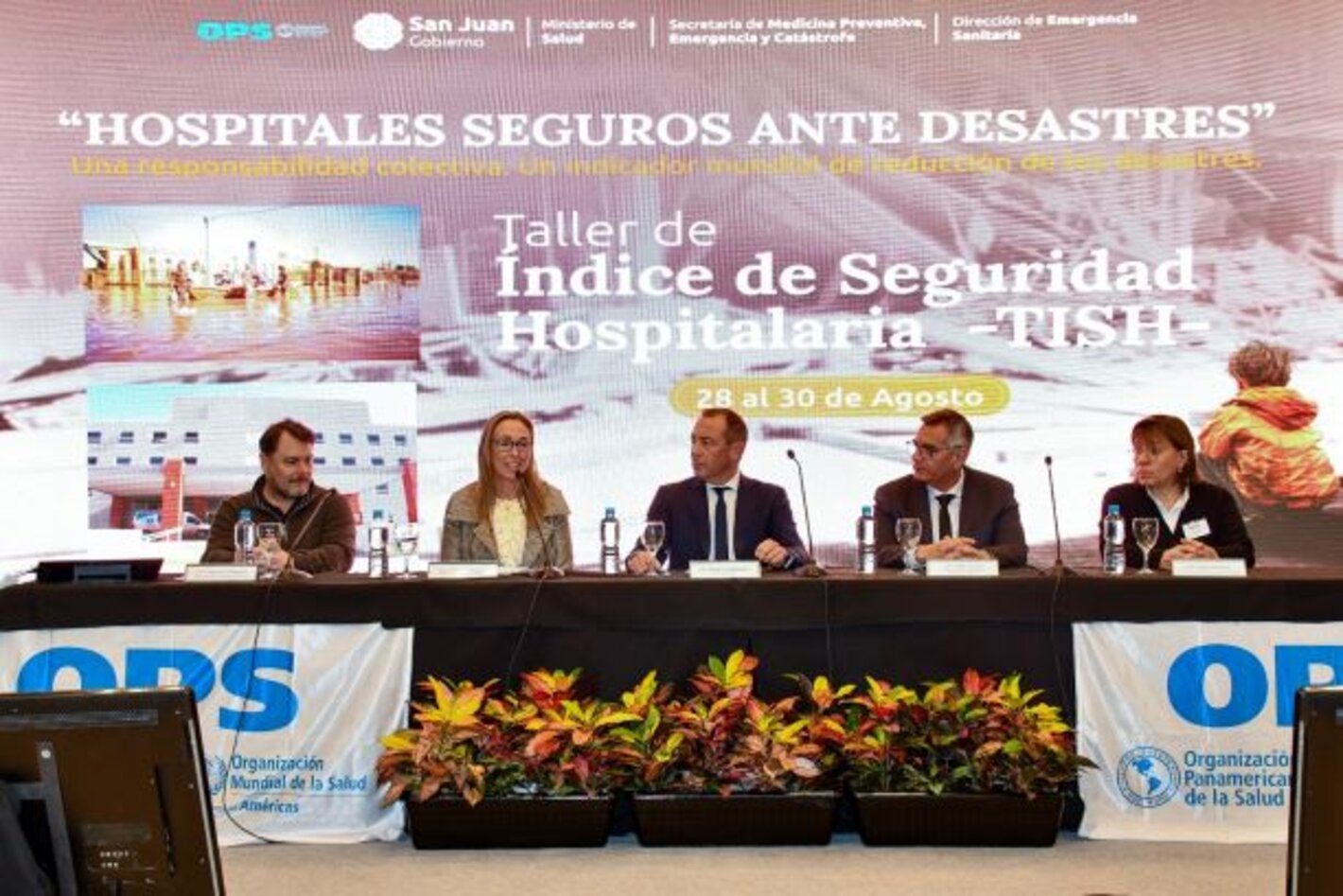 Foto del panel de apertura del taller