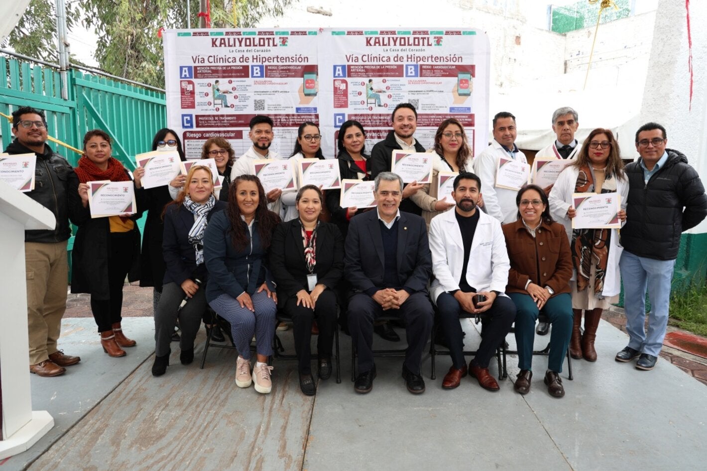 Foto de grupo personal que participo en taller de implementación de HEARTS