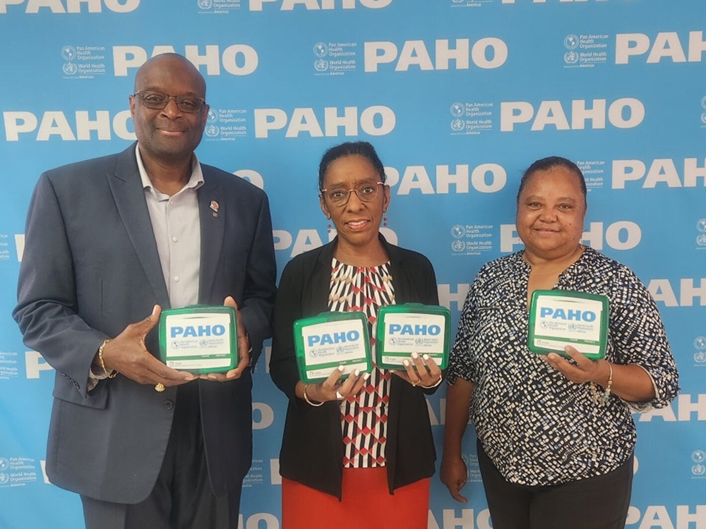 PAHO/WHO Bahamas donates hurricane preparedness kits to Rotary Club of Nassau