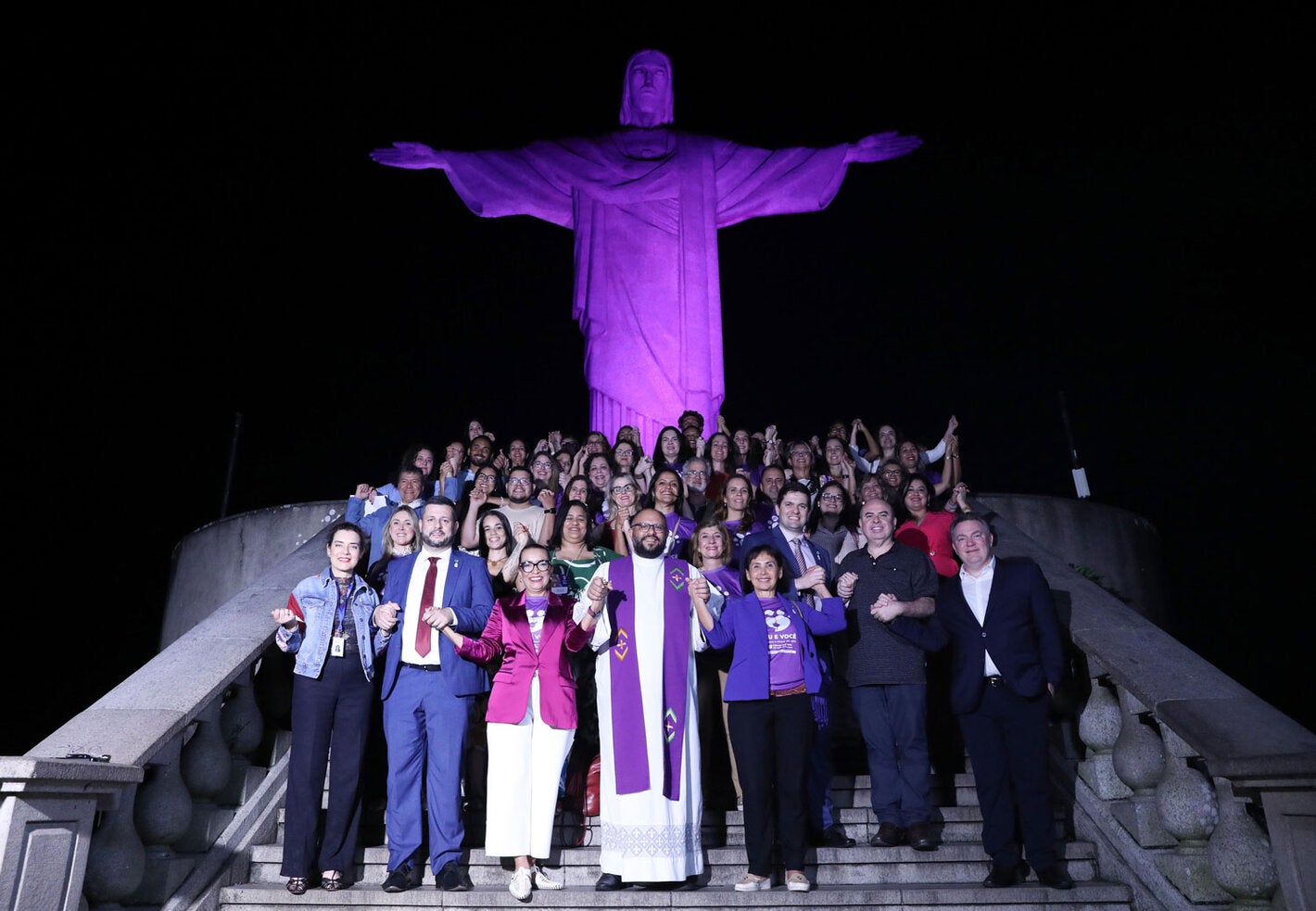 Cristo iluminado de roxo