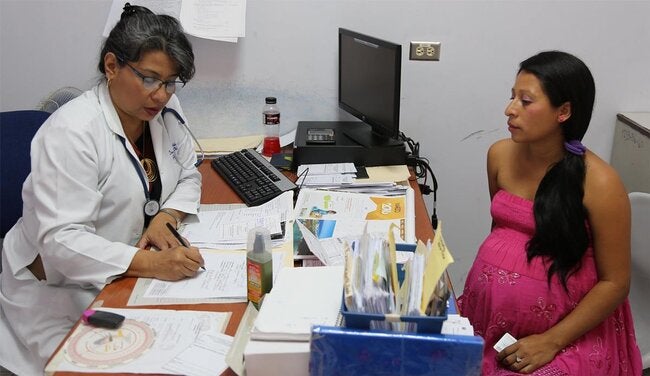 Strengthening Research In An Epidemic Zika In Latin America PAHO WHO   Antenatal Care Visit Zika 