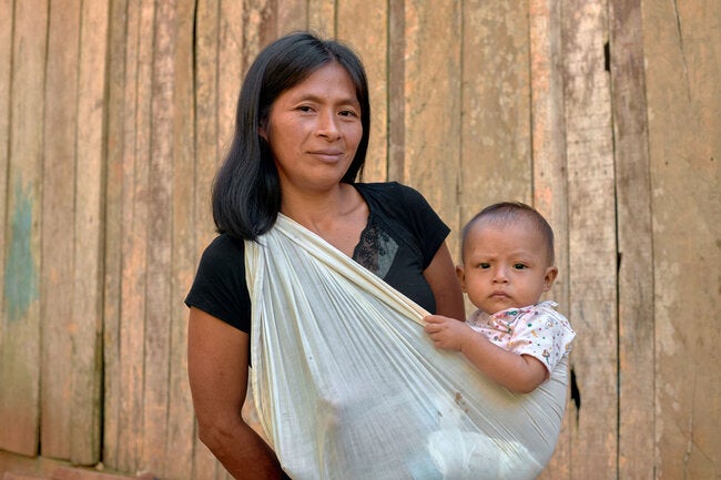 Inspanningen om de moedersterfte in het Peruaanse Amazonegebied te verbeteren – PAHO/WHO