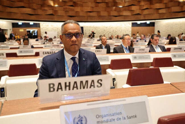 Ministro de Salud y Bienestar de Bahamas, Michael Darville